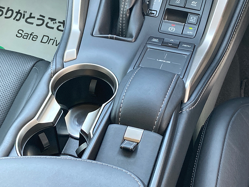 レクサスP白2015年式 300h バージョンLNXイメージ9